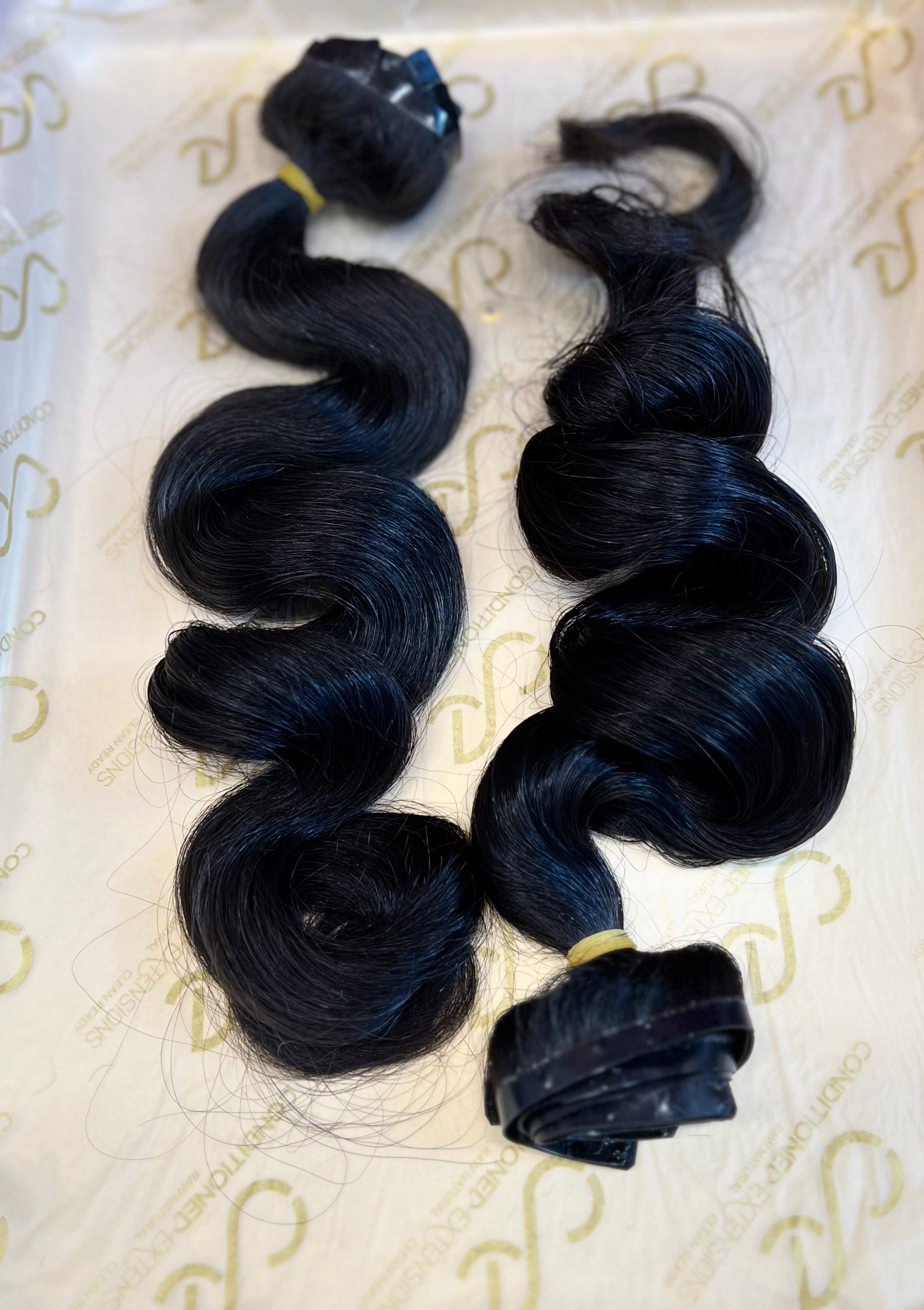Raw Vietnamese Natural Wave Clip Ins 200 grams (2 bundles)
